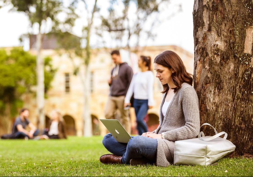 UQ researchers awarded $29m from NHMRC grants – News
