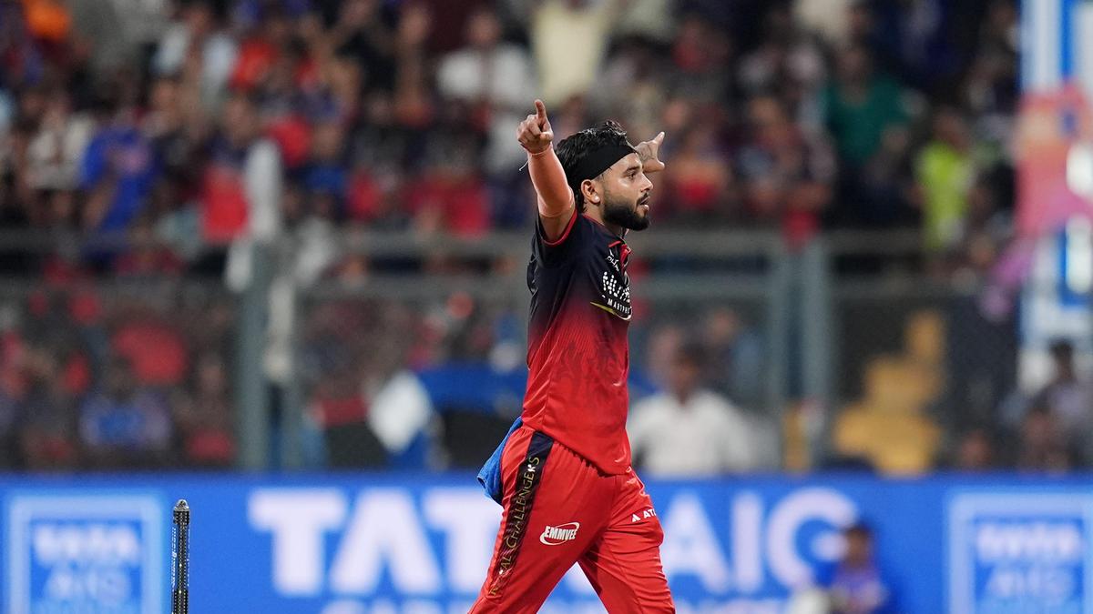 MI vs RCB Live score, IPL 2026: Mumbai Indians 99/2 (10); Suyash removes Rickelton, Tilak in same over